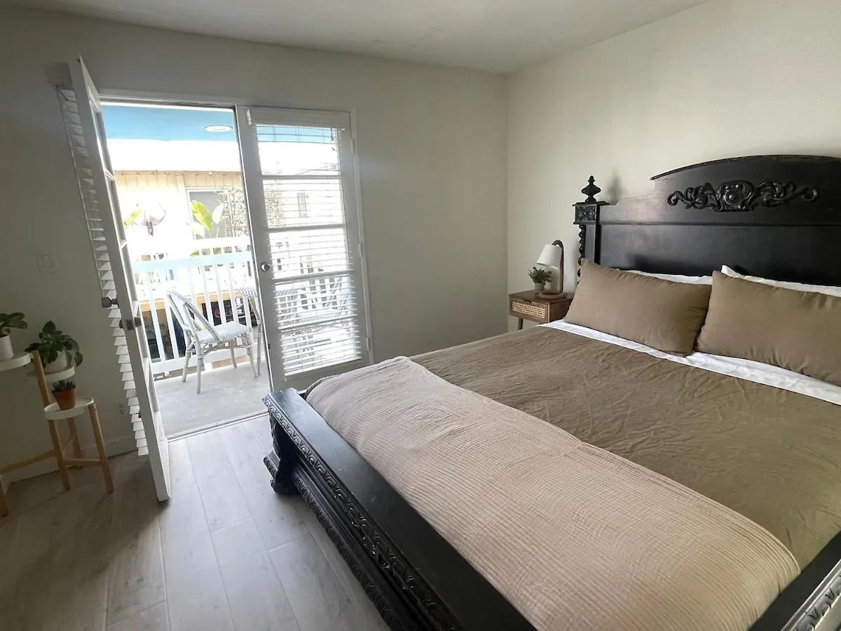 Luxe 2-Br With King Suite, Rooftop, Steps From Beach Los Angeles