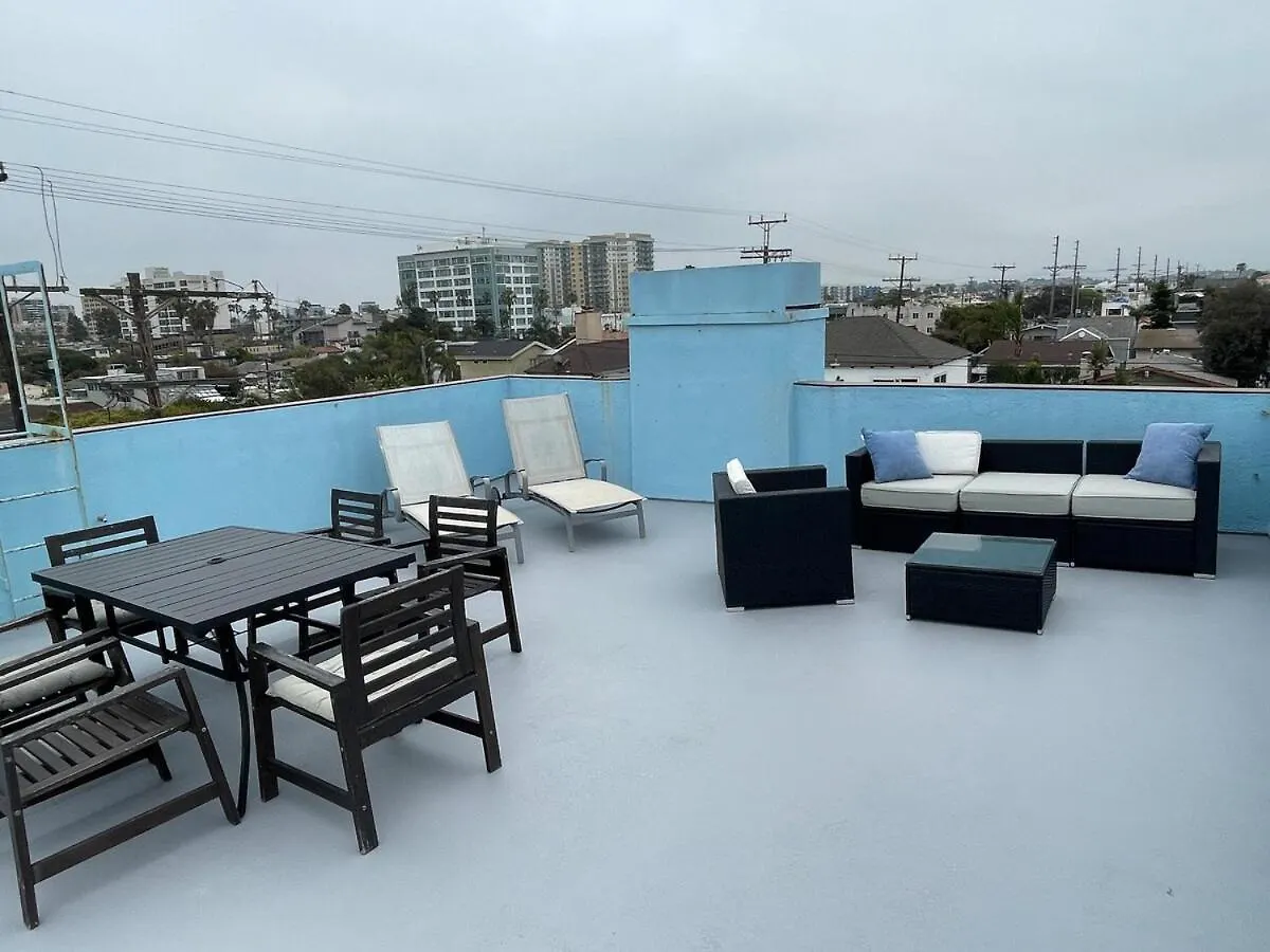 Luxe 2-Br With King Suite, Rooftop, Steps From Beach Los Angeles Apartment