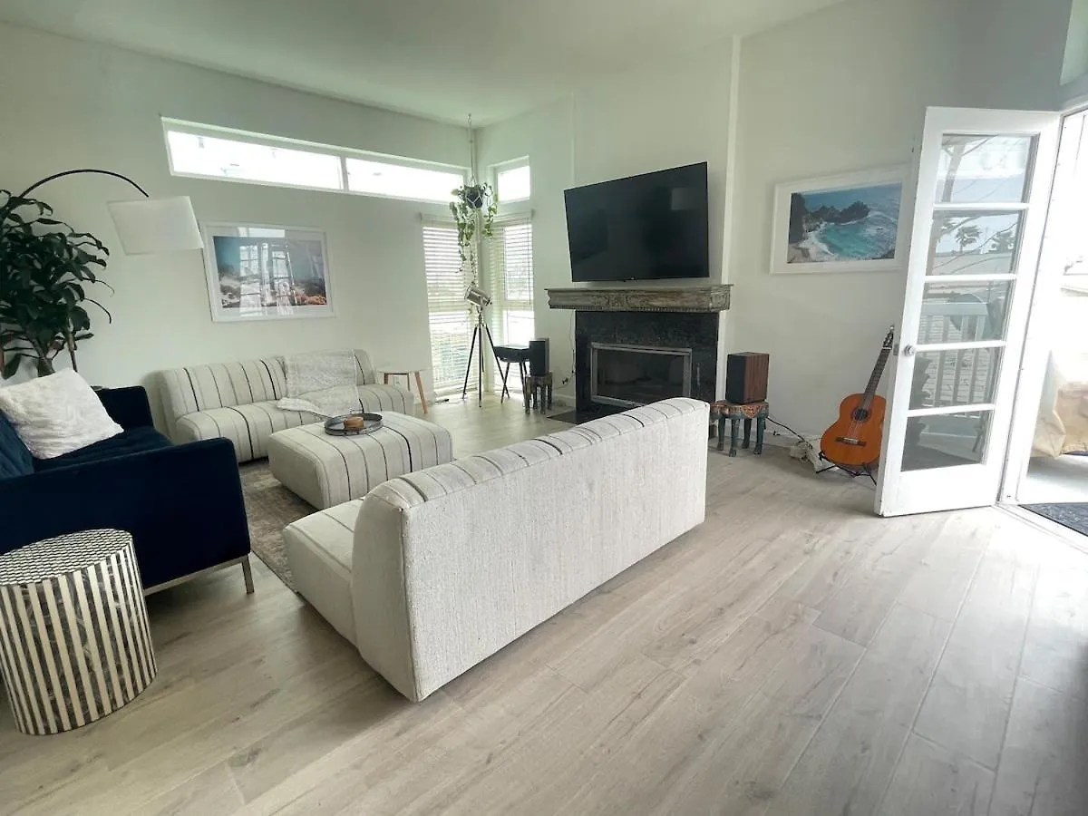 Luxe 2-Br With King Suite, Rooftop, Steps From Beach Los Angeles