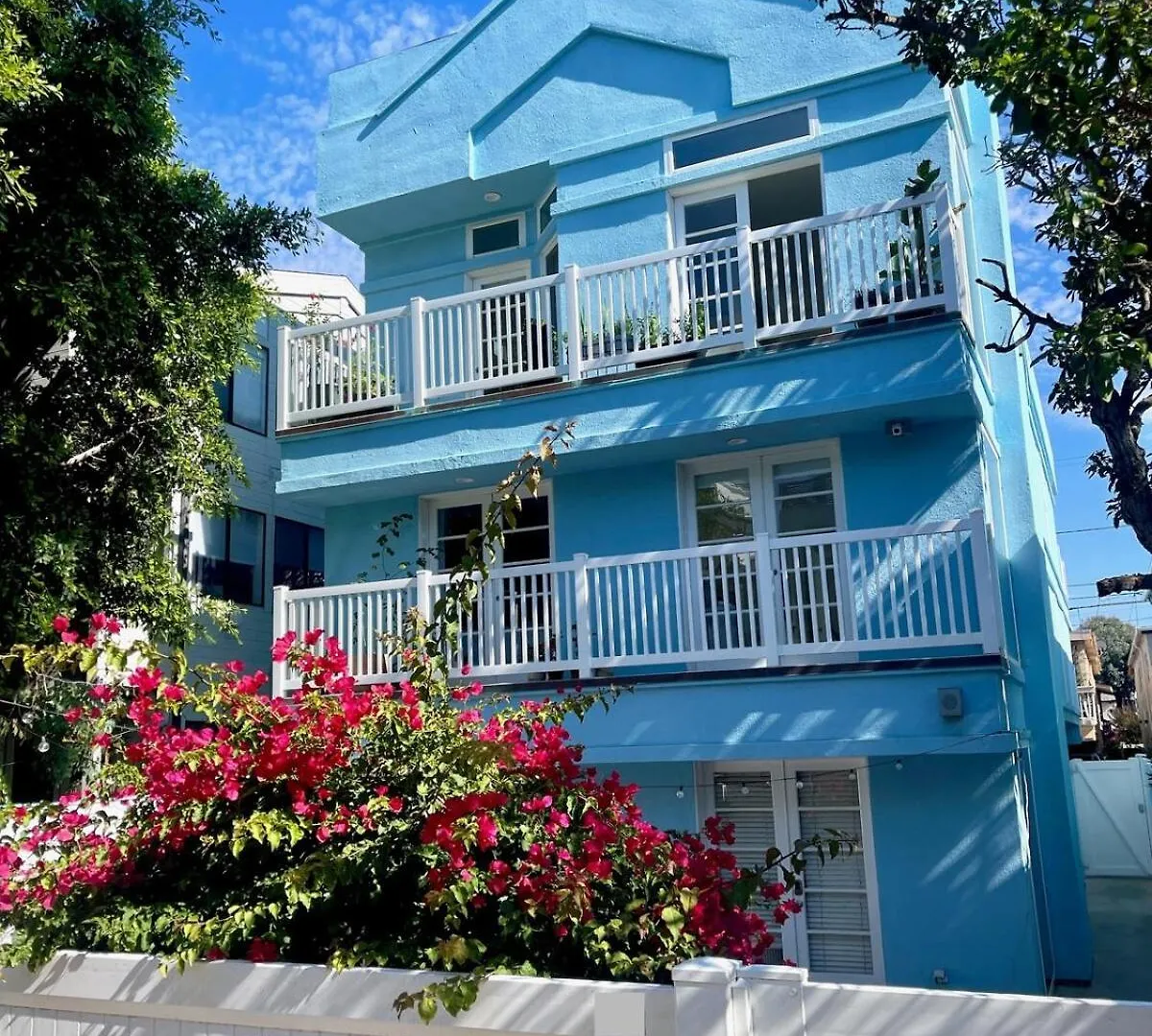 Luxe 2-Br With King Suite, Rooftop, Steps From Beach Los Angeles Apartment