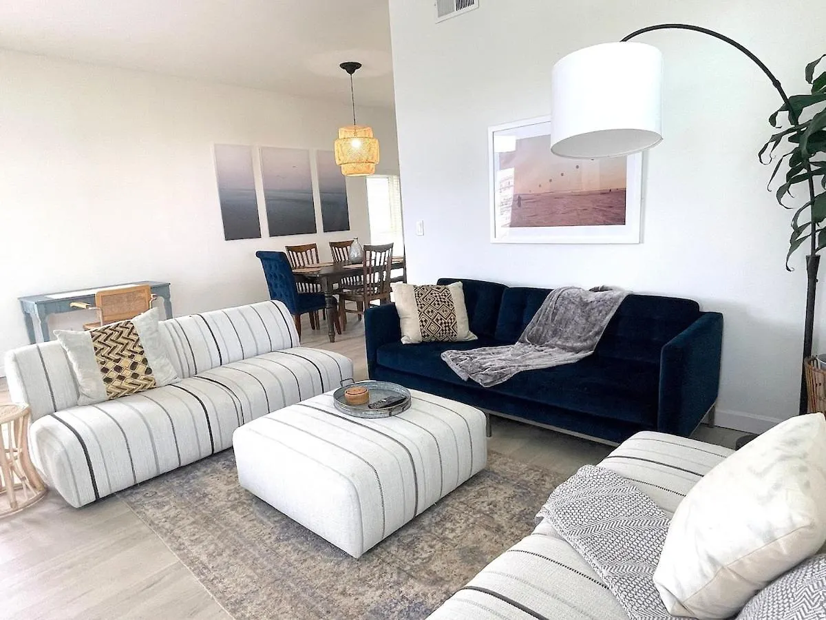 Luxe 2-Br With King Suite, Rooftop, Steps From Beach Los Angeles